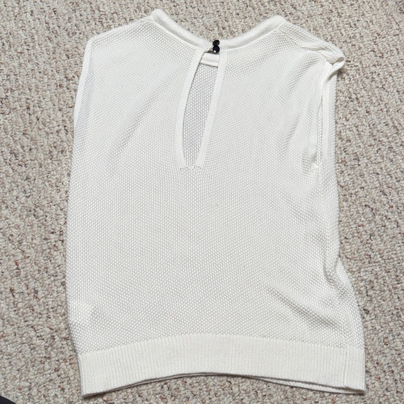 White Sleeveless Knit Top Size Small - Picture 5 of 5